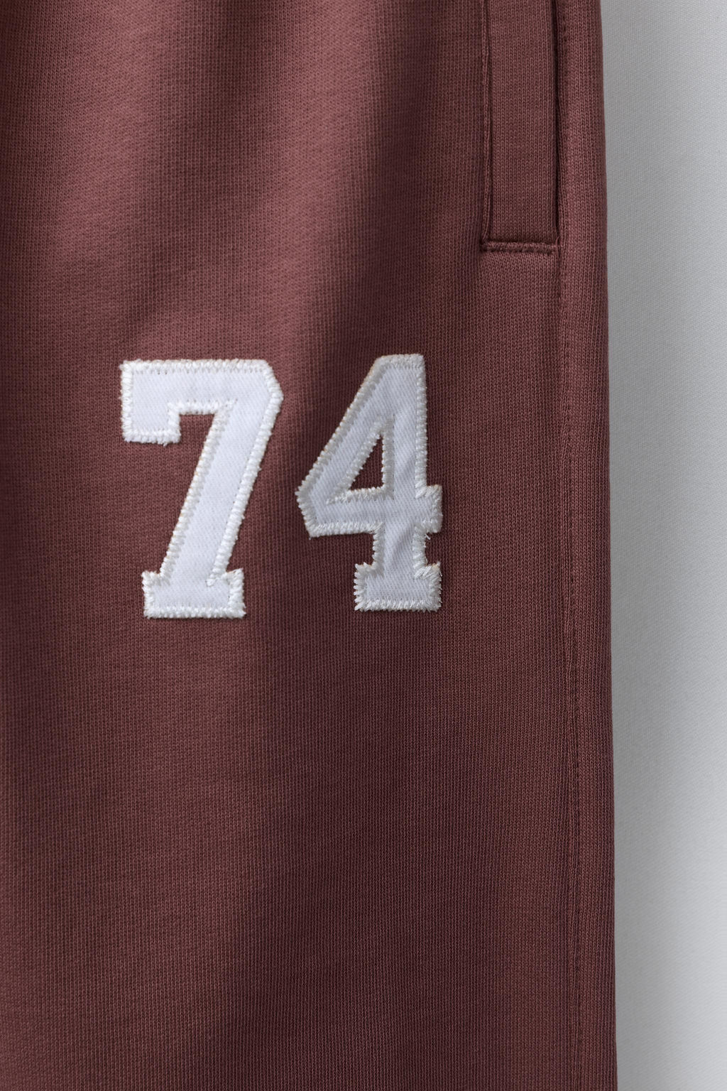PANTAL?N JOGGING N?MERO BORDADO / Burgundy - Zara фото 4