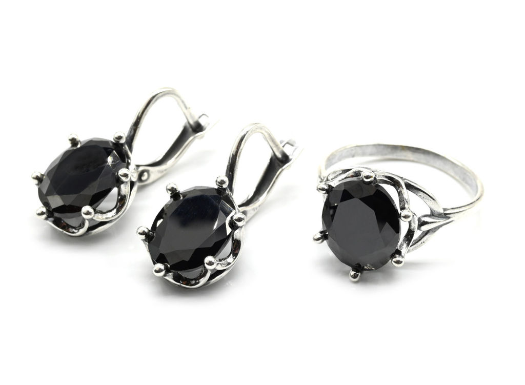 Кольцо серьги с цирконом искусственным, цв.черный размер 17