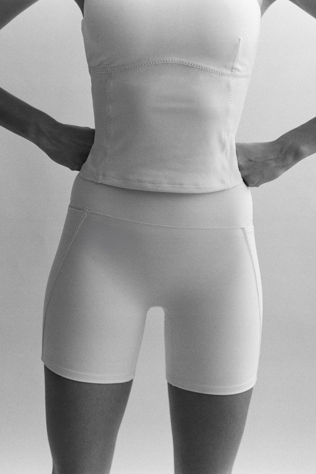 Pantal?n biker corto con SoftMove y bolsillo - H&m фото 5