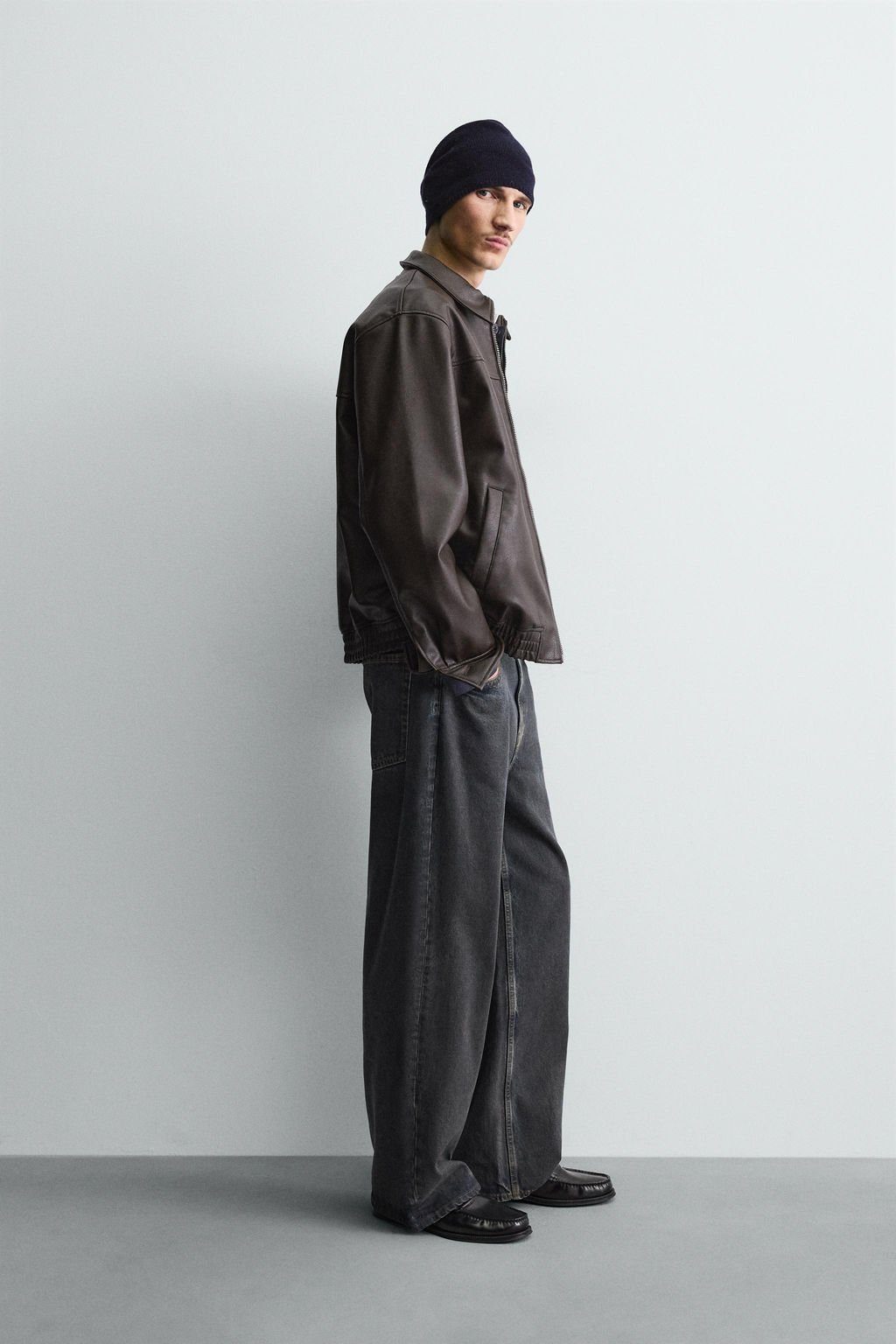 CAZADORA BOMBER EFECTO PIEL / Marr?n chocolate - Zara фото 4