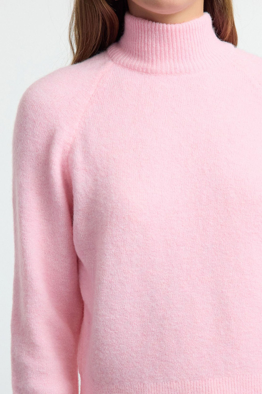 Pembe Yunlu Dik Yaka Triko Kazak TWOAW25KZ00043