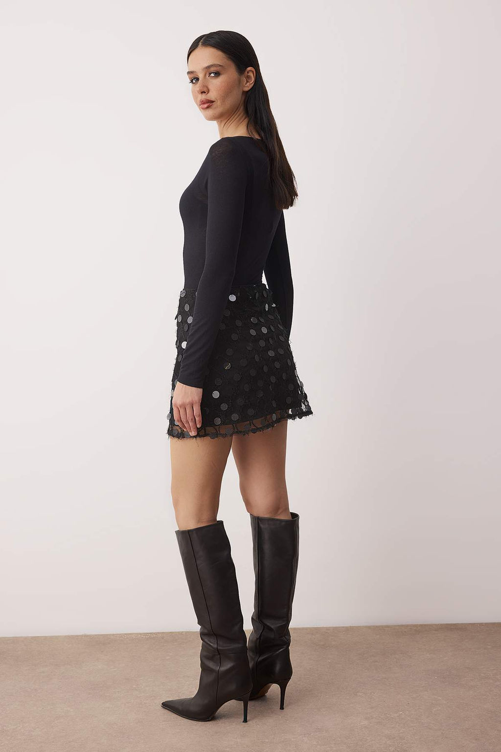 Siyah Super Mini Buyuk Payetli Party Etek TPRAW26ET00020 - Trendyolmilla фото 4