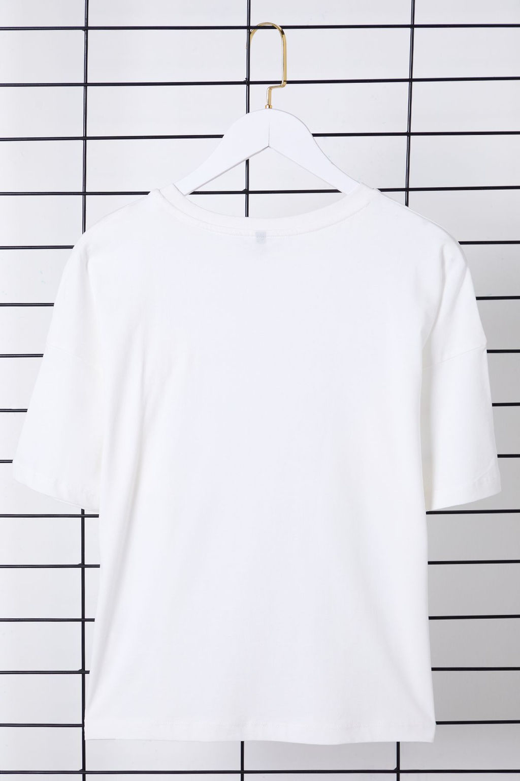 TRENDYOLMILLA Ekru Oversize/Genis Kal?p Cicek Aksesuar Detayl? Orme T-Shirt TWOSS25TS00013