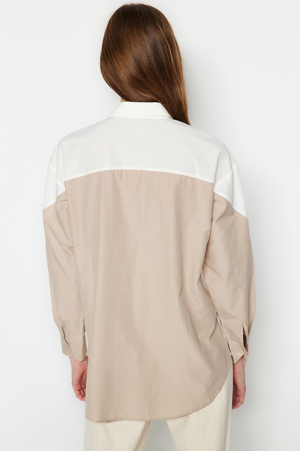 TRENDYOLMILLA Ekru Renk Bloklu Boyfriend Genis Kal?p Dokuma Gomlek TWOSS23GO00393  фото 11