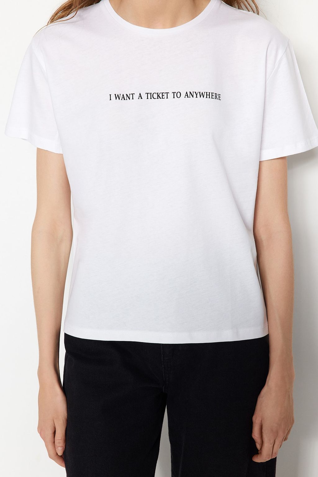 Beyaz %100 Pamuk Slogan Bask?l? Relaxed/Rahat Kesim Basic Bisiklet Yaka Orme T-Shirt TWOSS20TS0207