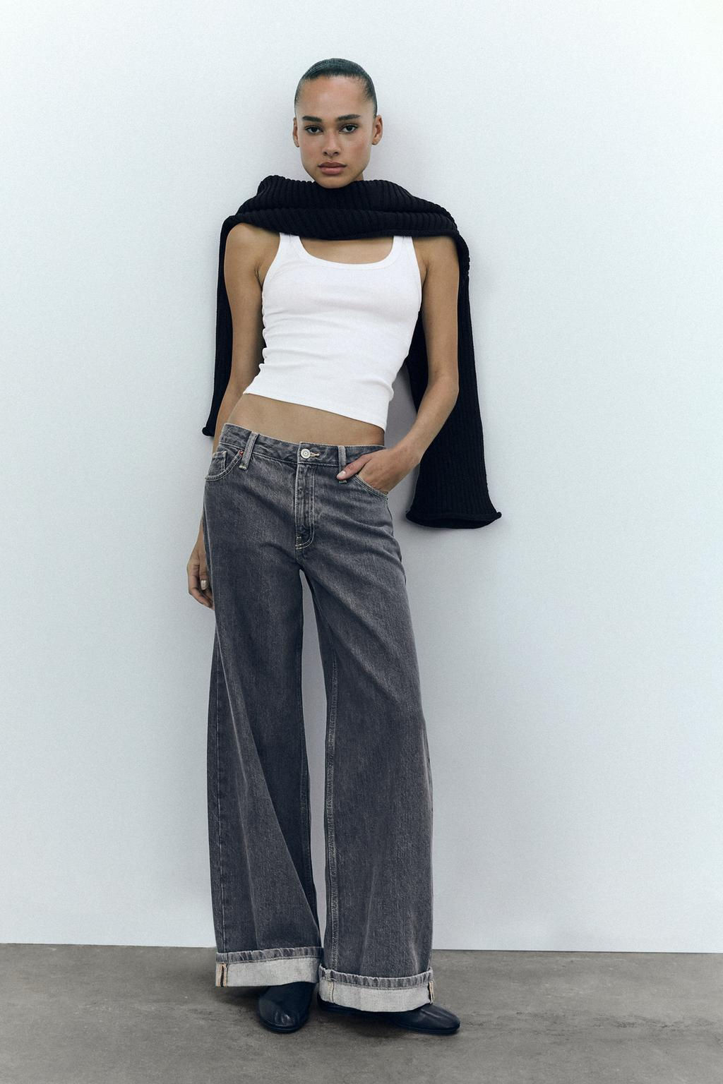RELAXED FIT FOLD-UP LOW-RISE JEANS - Zara фото 25