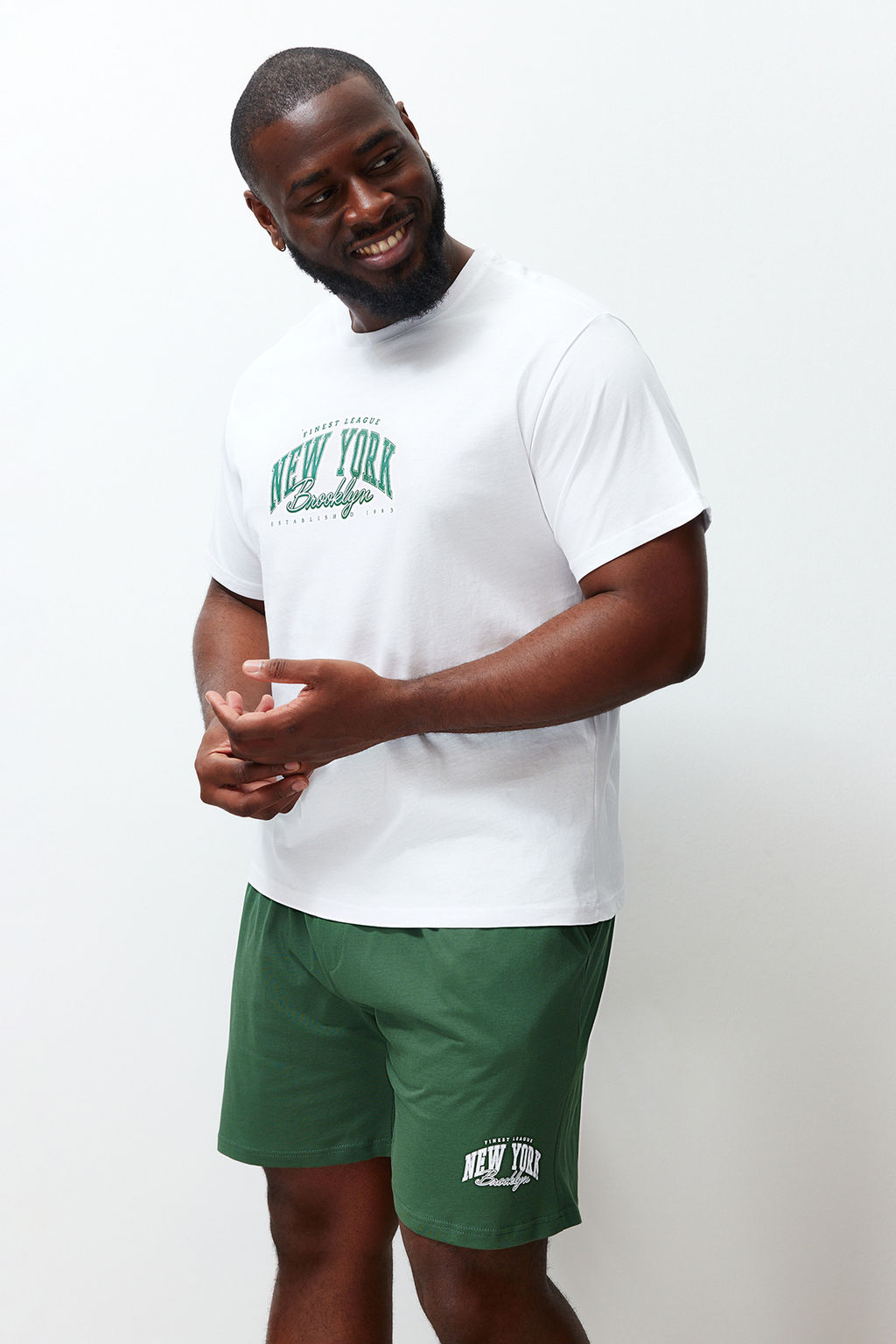 TRENDYOL MAN Ekru Yesil Regular Fit Bask?l? Buyuk Beden Sortlu Pijama Tak?m? TMNSS24AI00005 - Trendyolmilla фото 2
