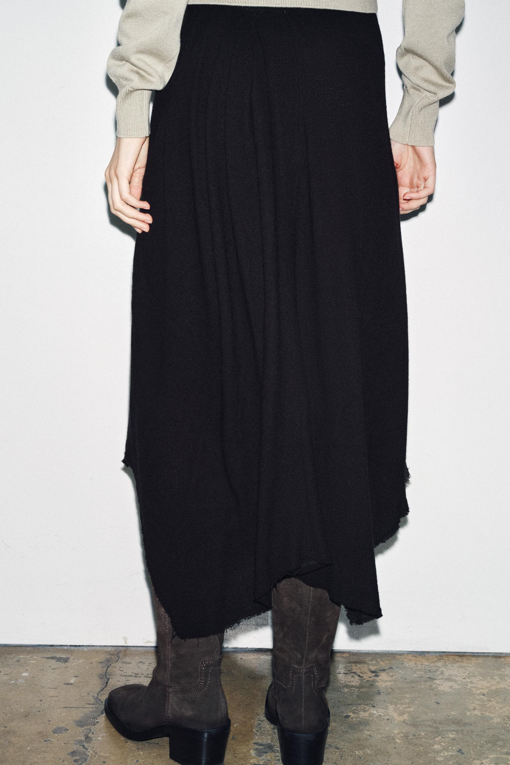 ZW COLLECTION ASYMMETRIC MIDI SKIRT - Zara фото 4