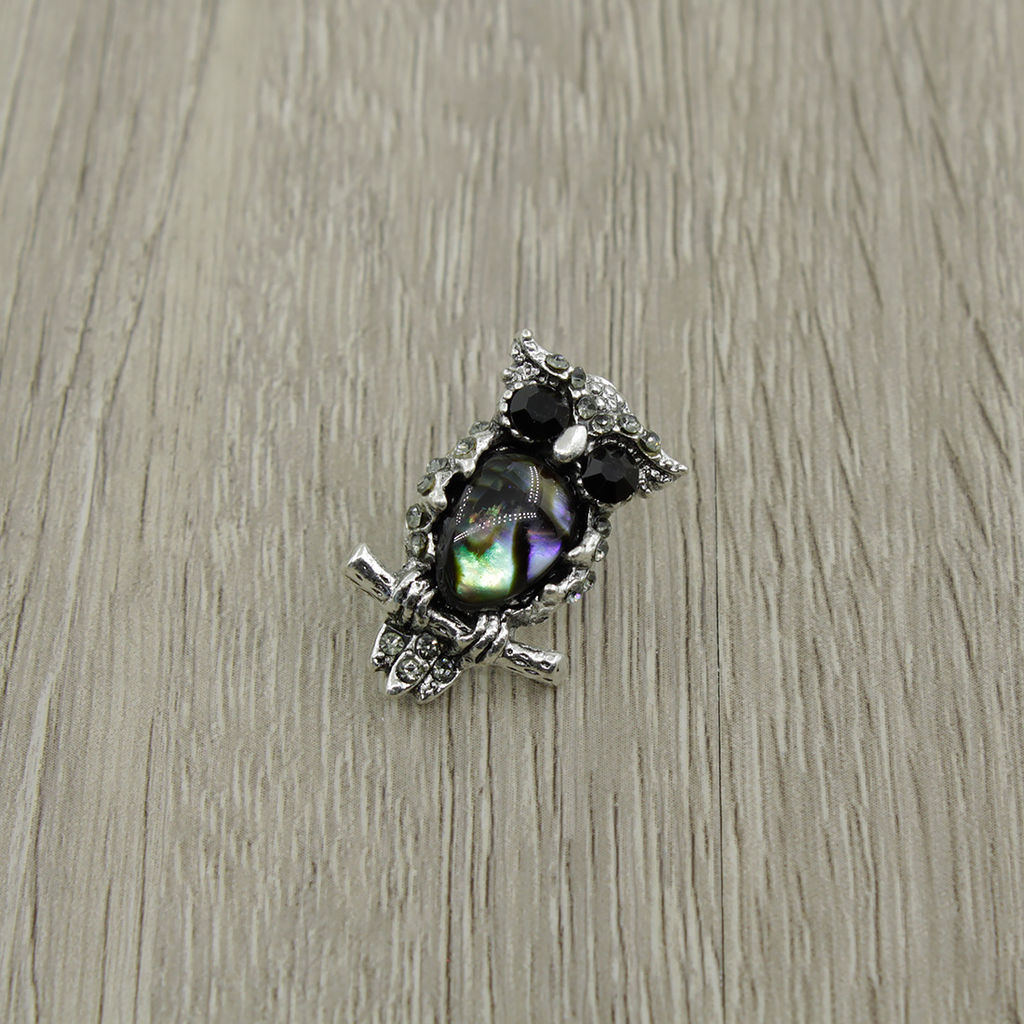 Брошь "Филин мини" перламутр гелиотис