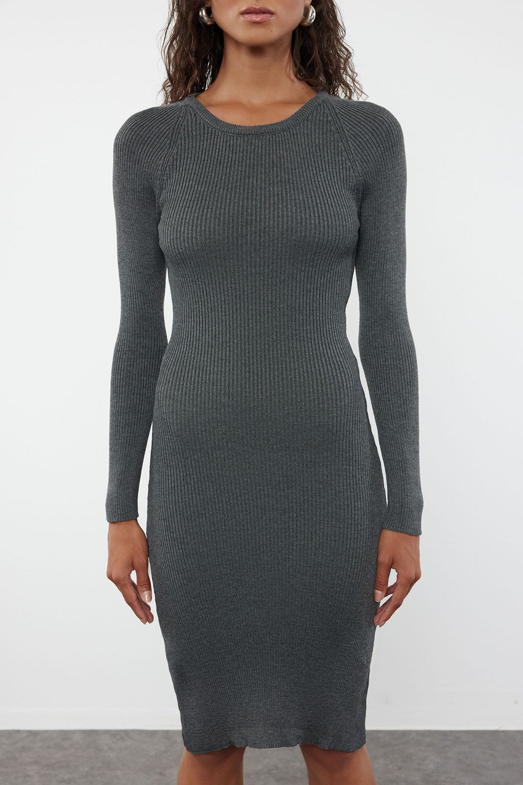 TRENDYOLMILLA Lacivert Midi Triko Basic Elbise TWOAW23EL00023  фото 11