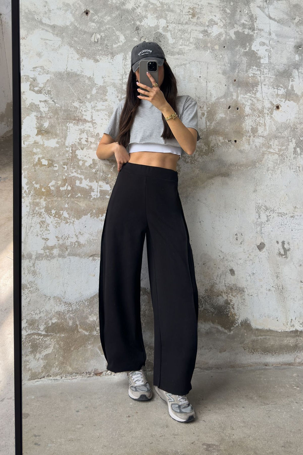 Siyah Yanlar? Pileli Yuksek Bel Esnek Orme Pantolon TWOSS25PL00054