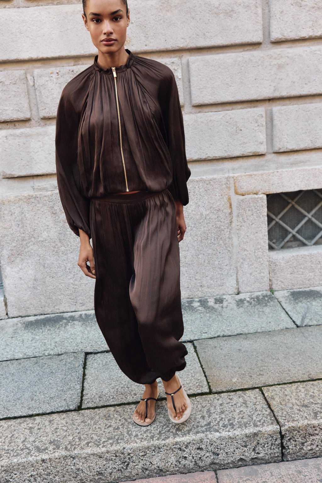 PANTAL?N BOMBACHO SATINADO / Marr?n