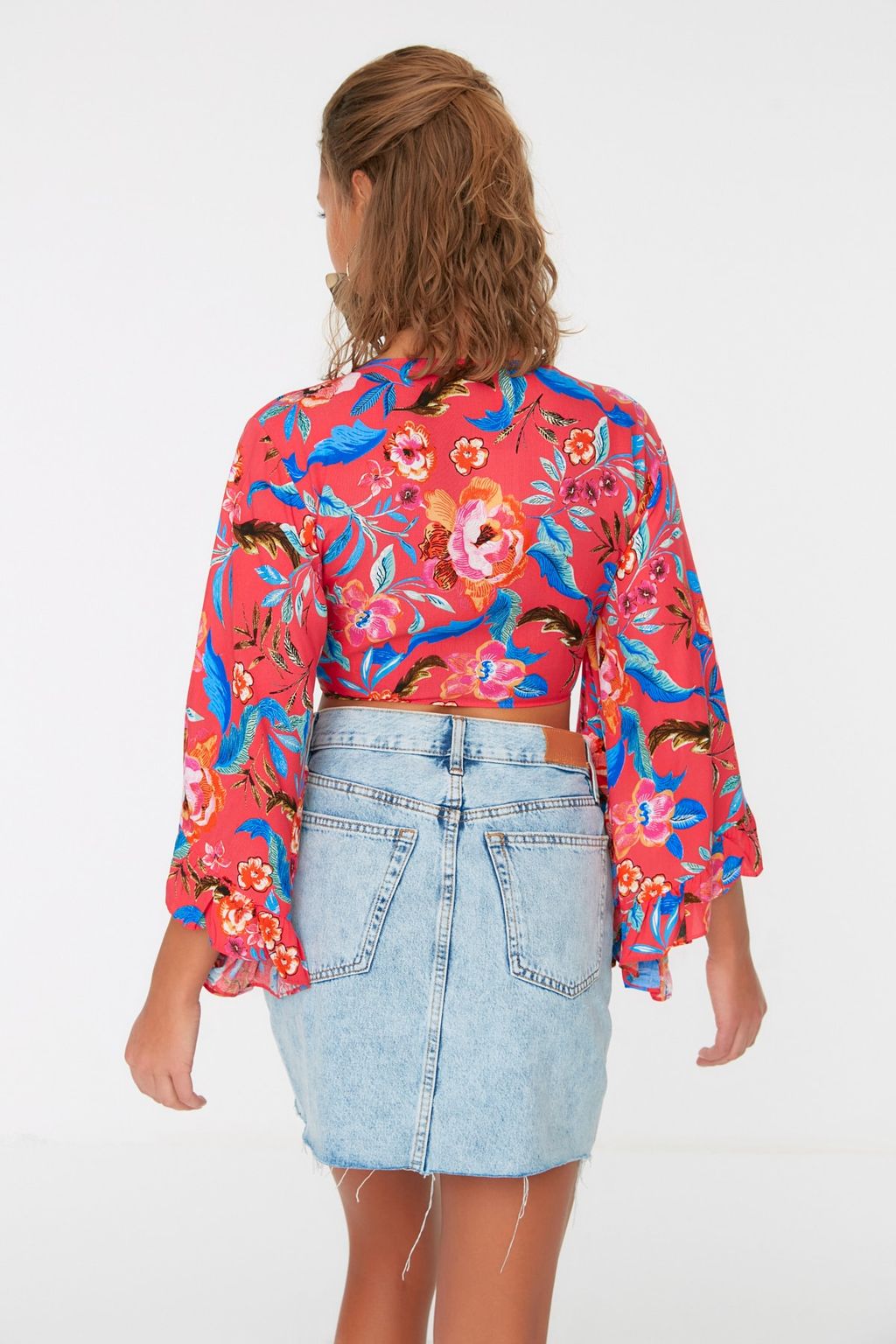 Cicek Desenli Dokuma Volanl? Plaj Crop Bluz TBESS19BB0095