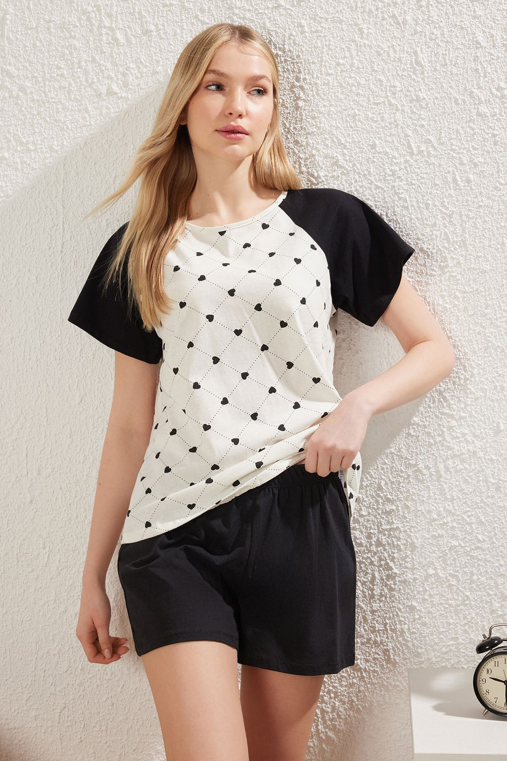 Trendyolmilla Siyah-Ekru %100 Pamuklu Kalpli Reglan Kol Sortlu Orme Pijama Tak?m? THMSS25PT00177  фото 3