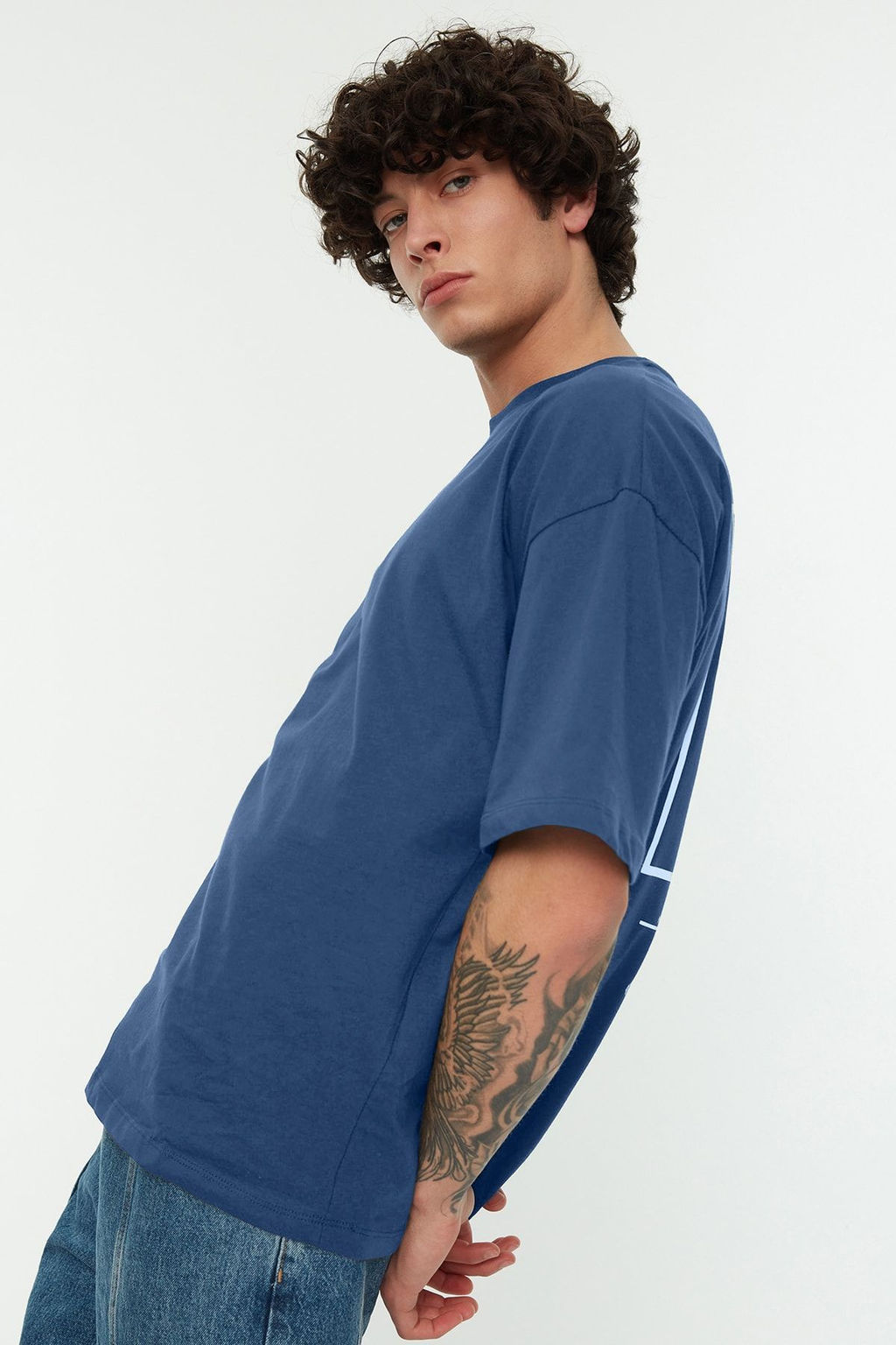 TRENDYOL MAN Tas Oversize/Genis Kesim Bisiklet Yaka Cicek Bask?l? K?sa Kol %100 Pamuklu T-Shirt TMNSS21TS1223 - Trendyolmilla фото 60