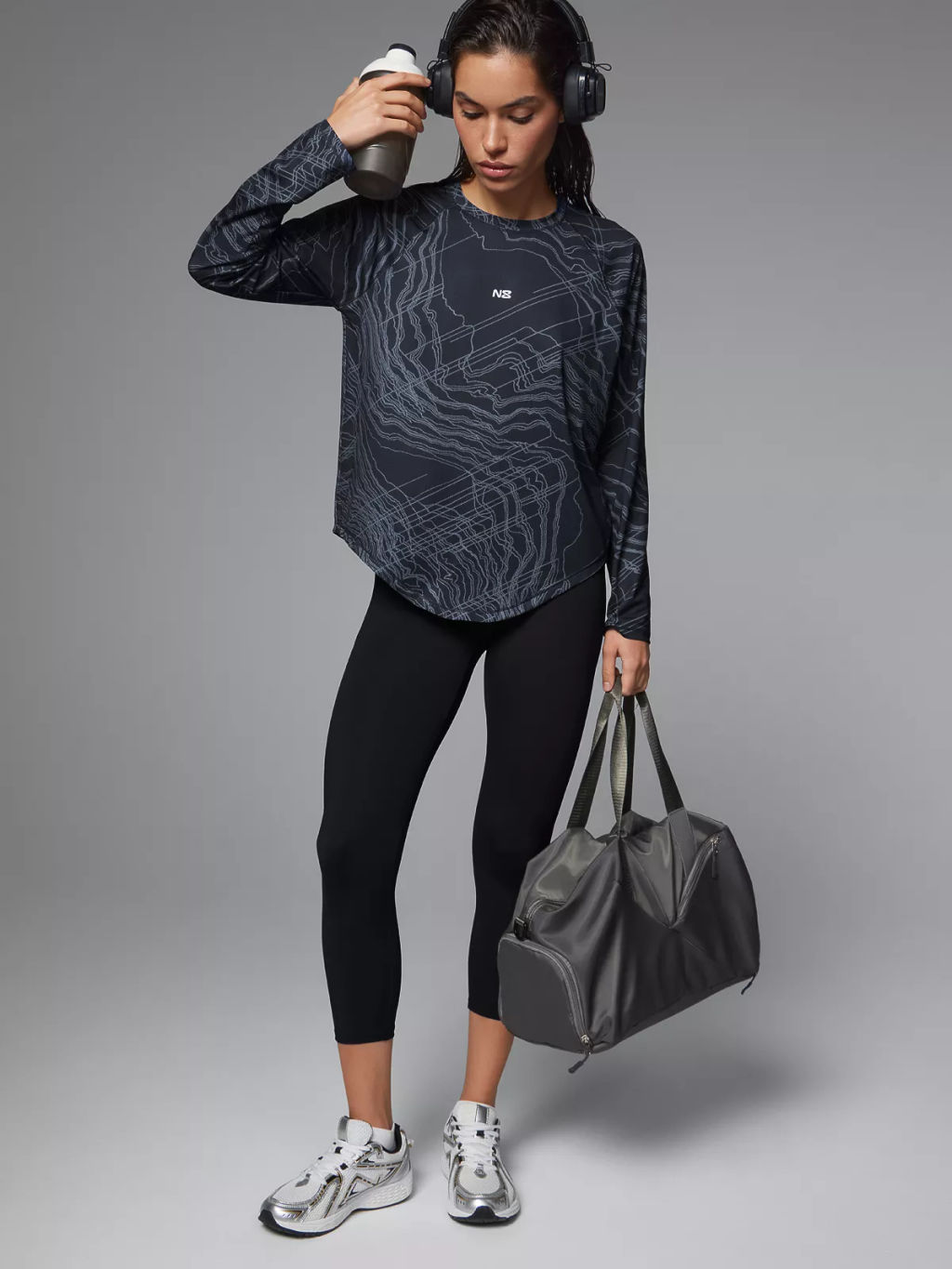 Спортивный рашгард свободного кроя