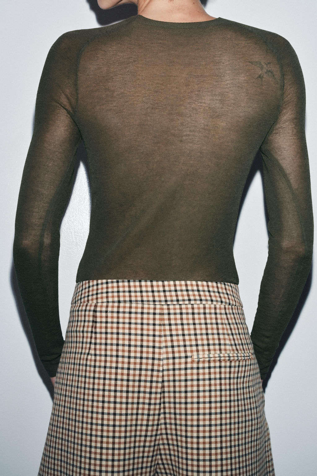 EXTRA-FINE KNIT TOP