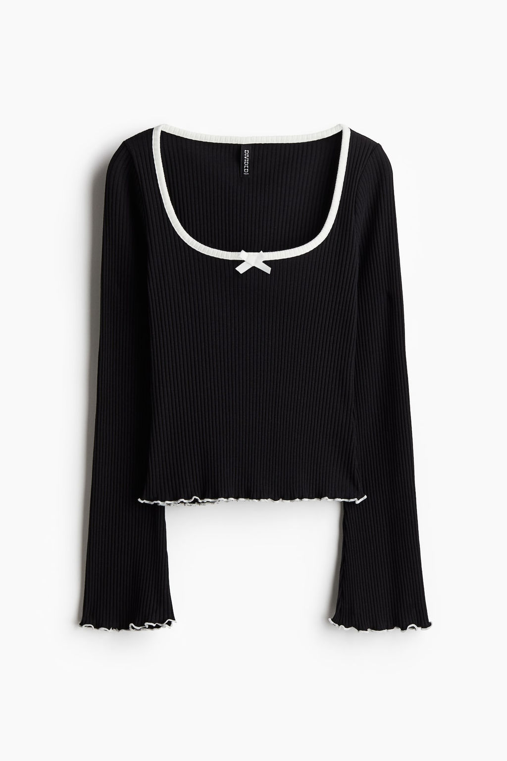 Top de canale con detalles sobrehilados