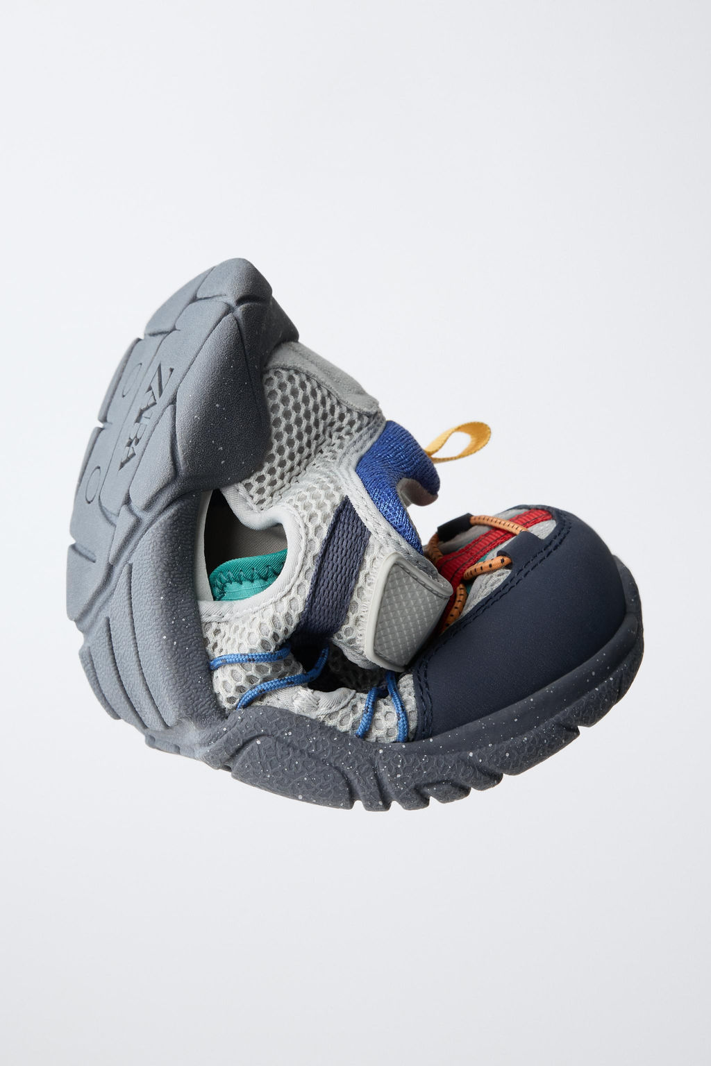 DEPORTIVO BAREFOOT ABERTURAS / Multicolor - Zara фото 3