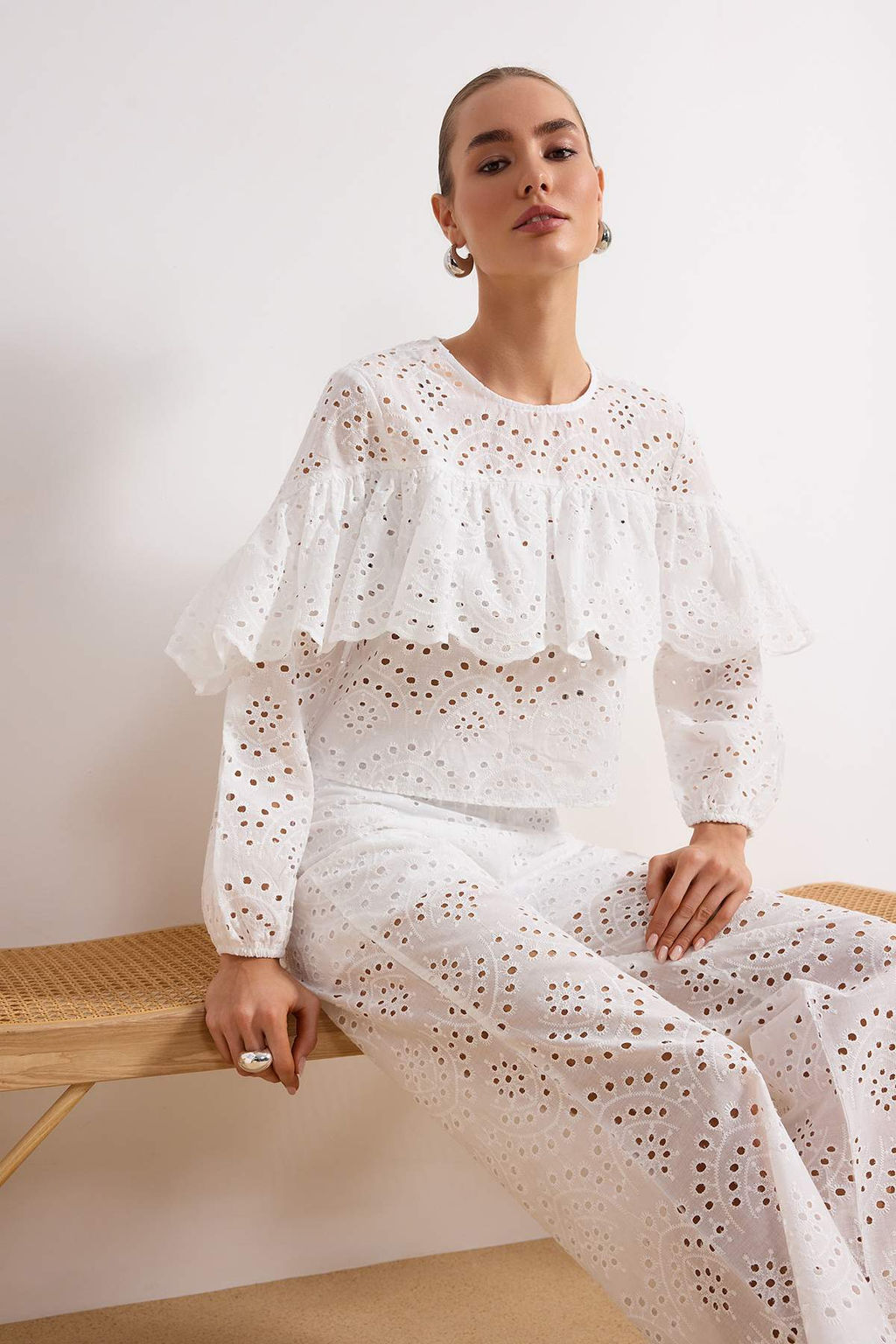 Siyah F?rf?rl? Genis Kal?p Dokuma Brode Bluz TWOSS26BZ00219 - Trendyolmilla фото 6