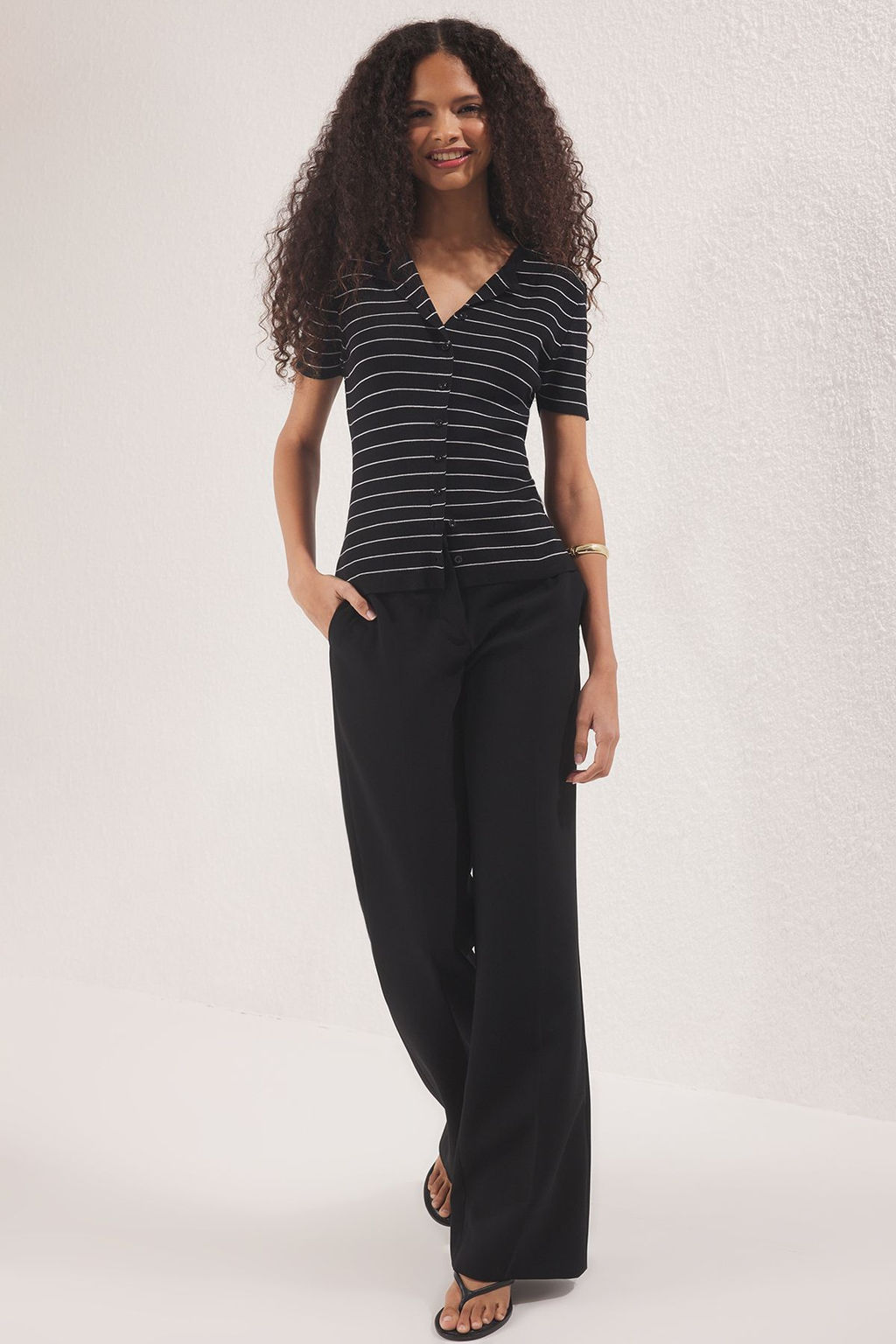 Trendyolmilla Lacivert Bisiklet Yaka Triko Ince Bluz TWOSS25BZ00300  фото 2