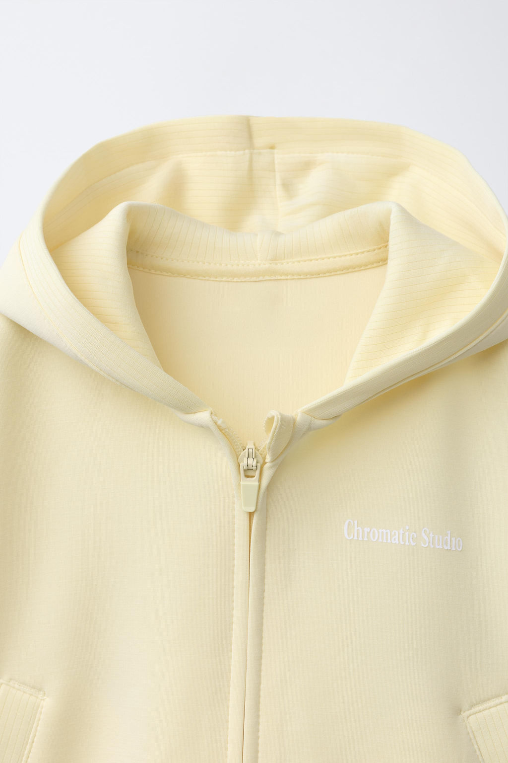 SUDADERA CREMALLERA CON MODAL / Amarillo claro - Zara фото 3