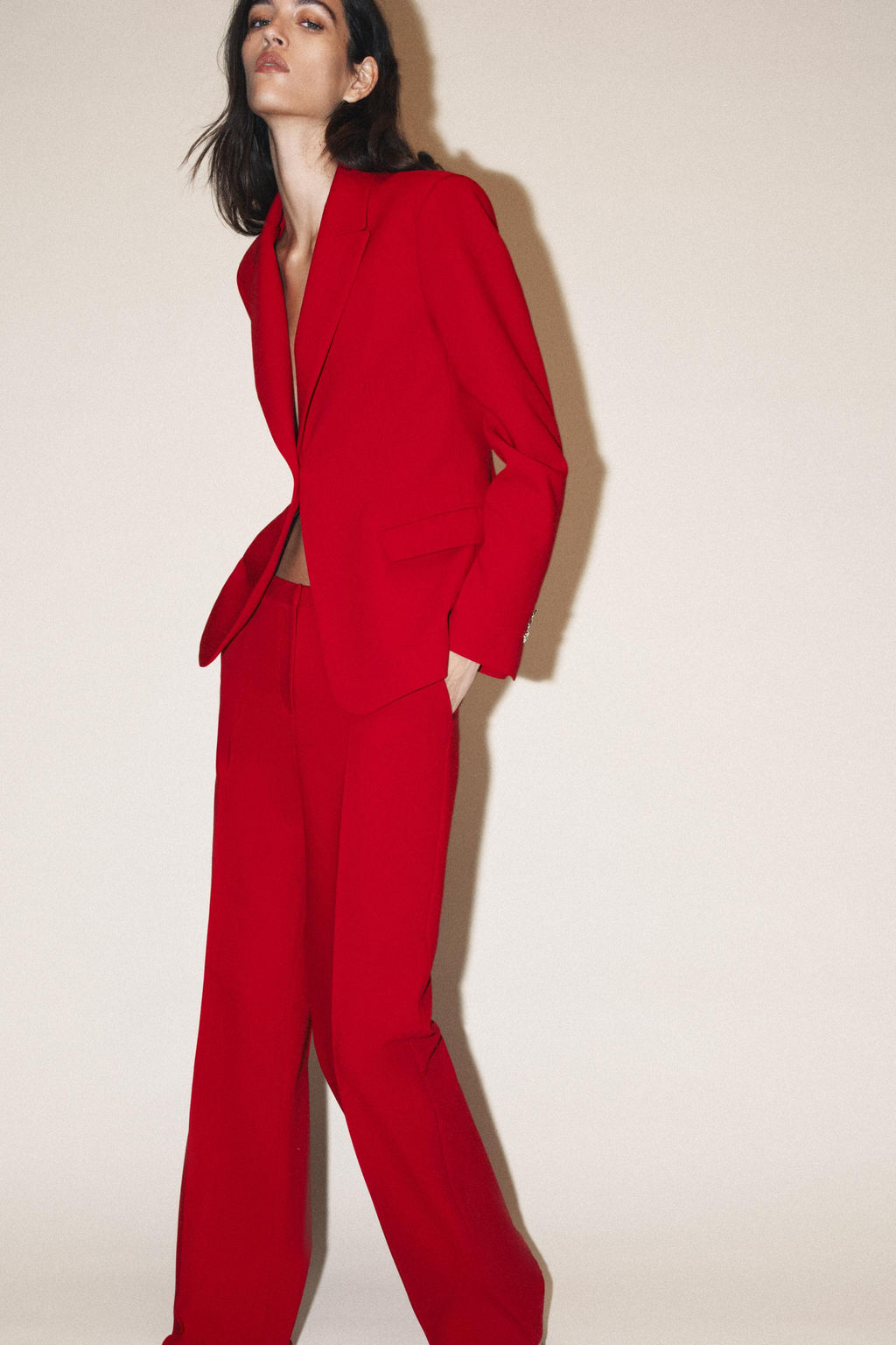 FITTED BLAZER WITH SHOULDER PADS - Zara фото 14