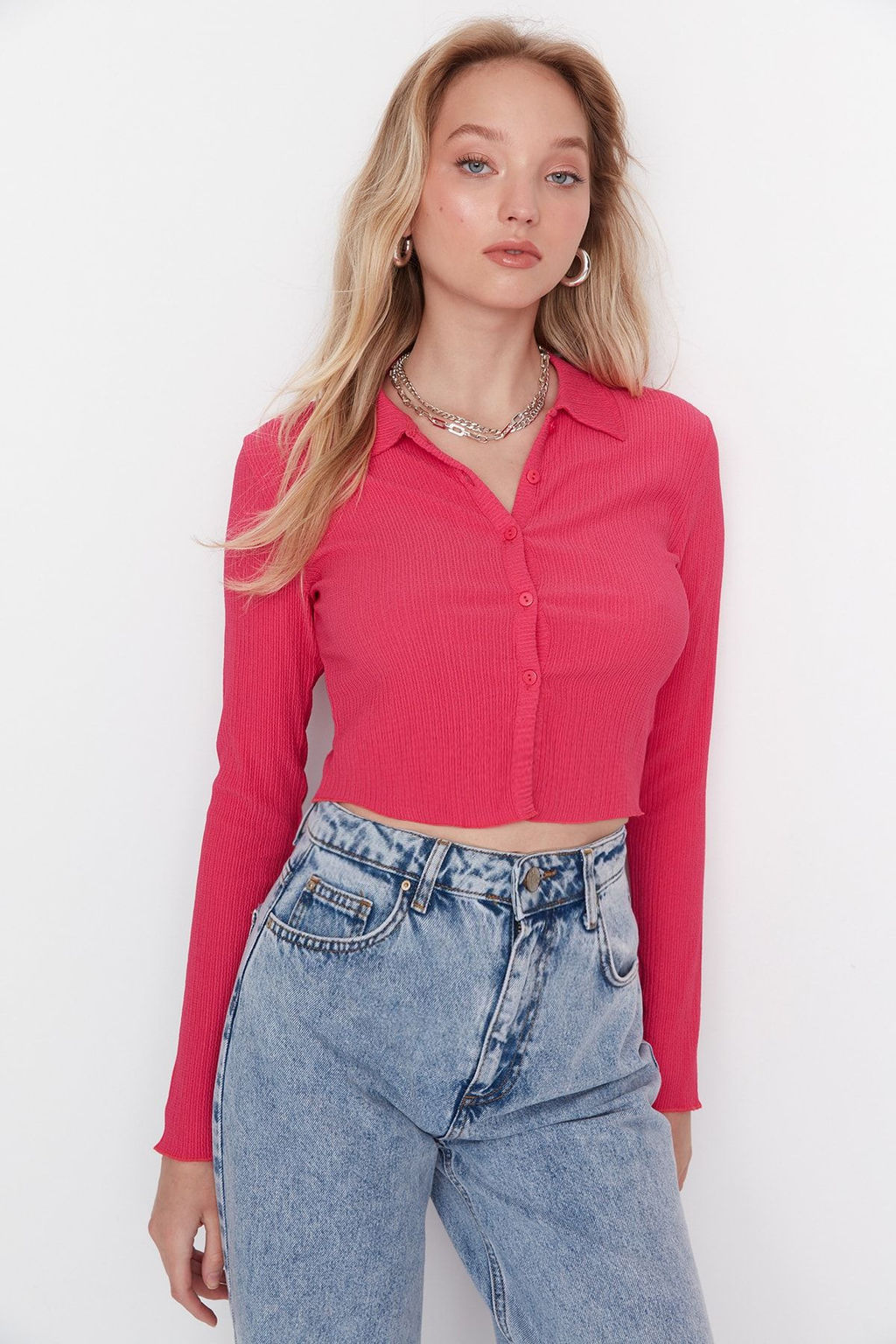 Fusya Dugmeli Fitted/Vucuda Oturan Polo Yaka Burumcuk/Dokulu Crop Orme Bluz TWOAW22BZ0241