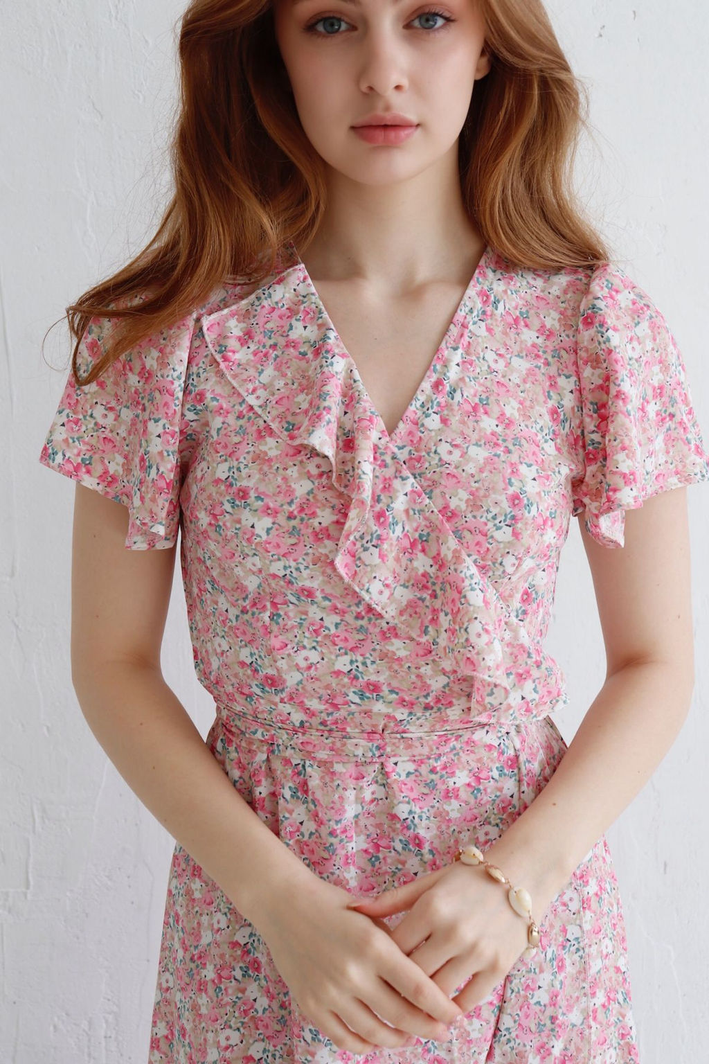 12302 Платье с запахом бело-розовое в цветочек - Martichelli фото 4