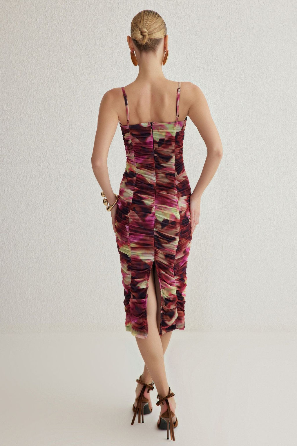 Cok Renkli Vucuda Oturan Straplez Buzgulu Desenli Abiye Gece Mezuniyet Elbisesi TPRSS25EL00070 - Trendyolmilla фото 5