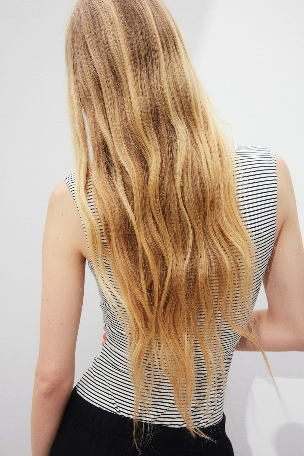 Body tanga con escote en V - H&m фото 4