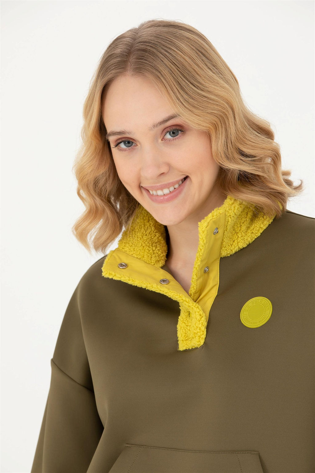 Женский свитшот цвета хаки с воротником стойкой Неожиданная скидка в корзине - U.s. polo assn фото 2