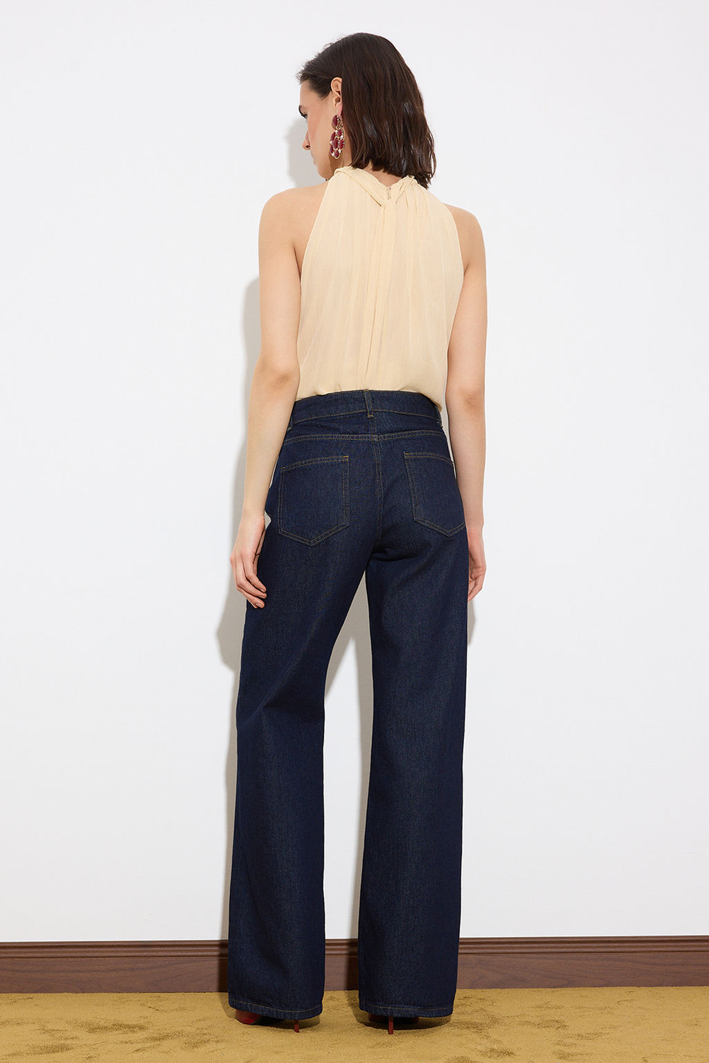 Koyu Mavi Cep Detayl? Yuksek Bel Wide Leg Jeans TWOSS26JE00028 - Trendyolmilla фото 6