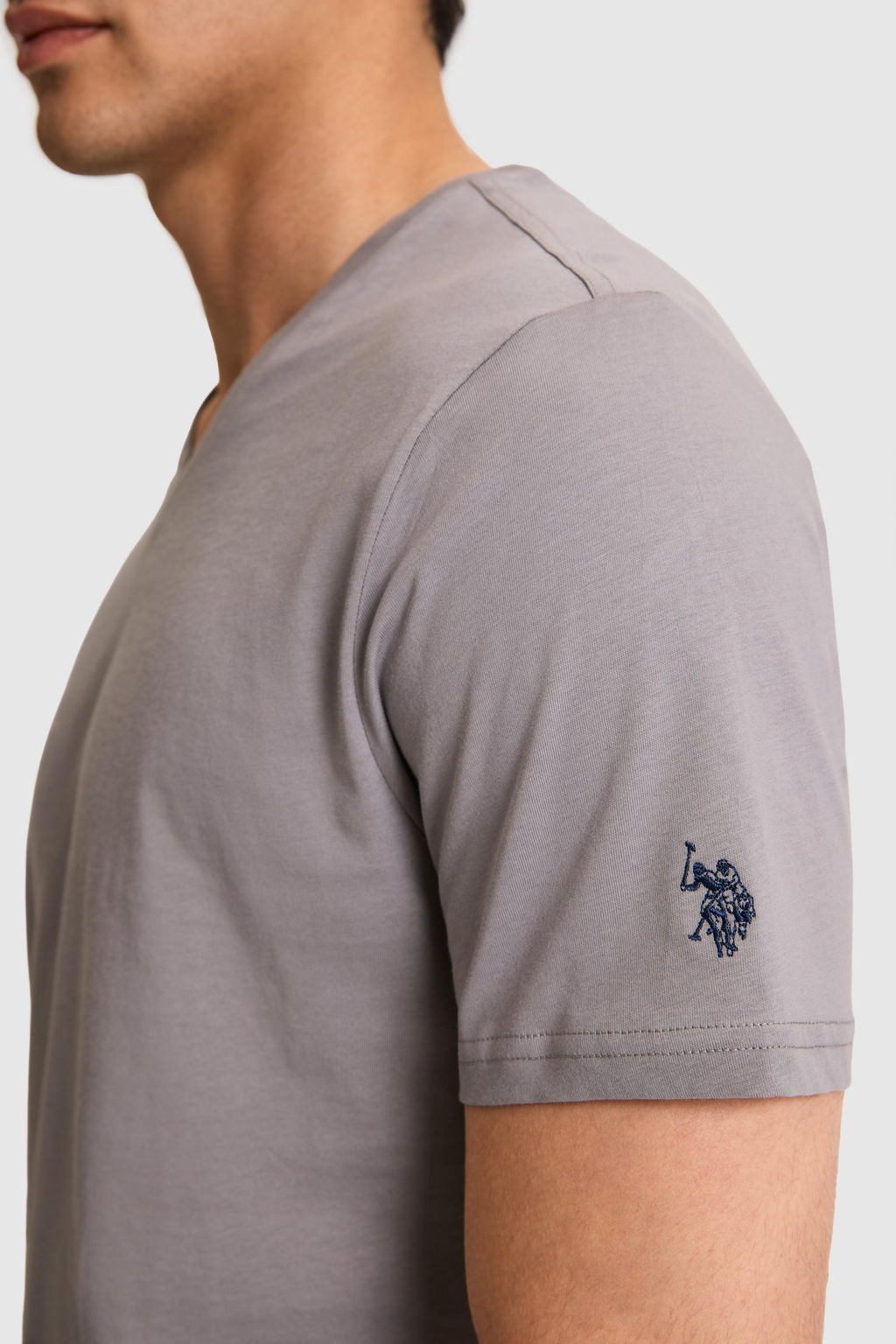 Erkek Regular Fit V Yaka Gri Basic Ti__rt