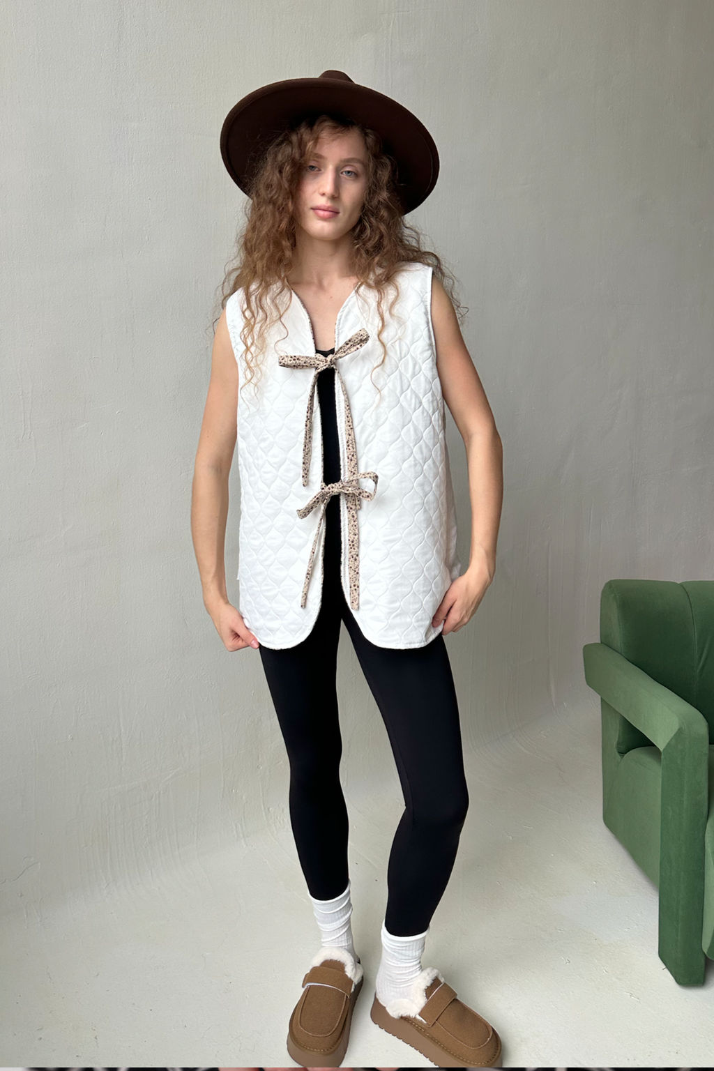 Жилет стеганый HOME109/02/Бежевый, коричневый