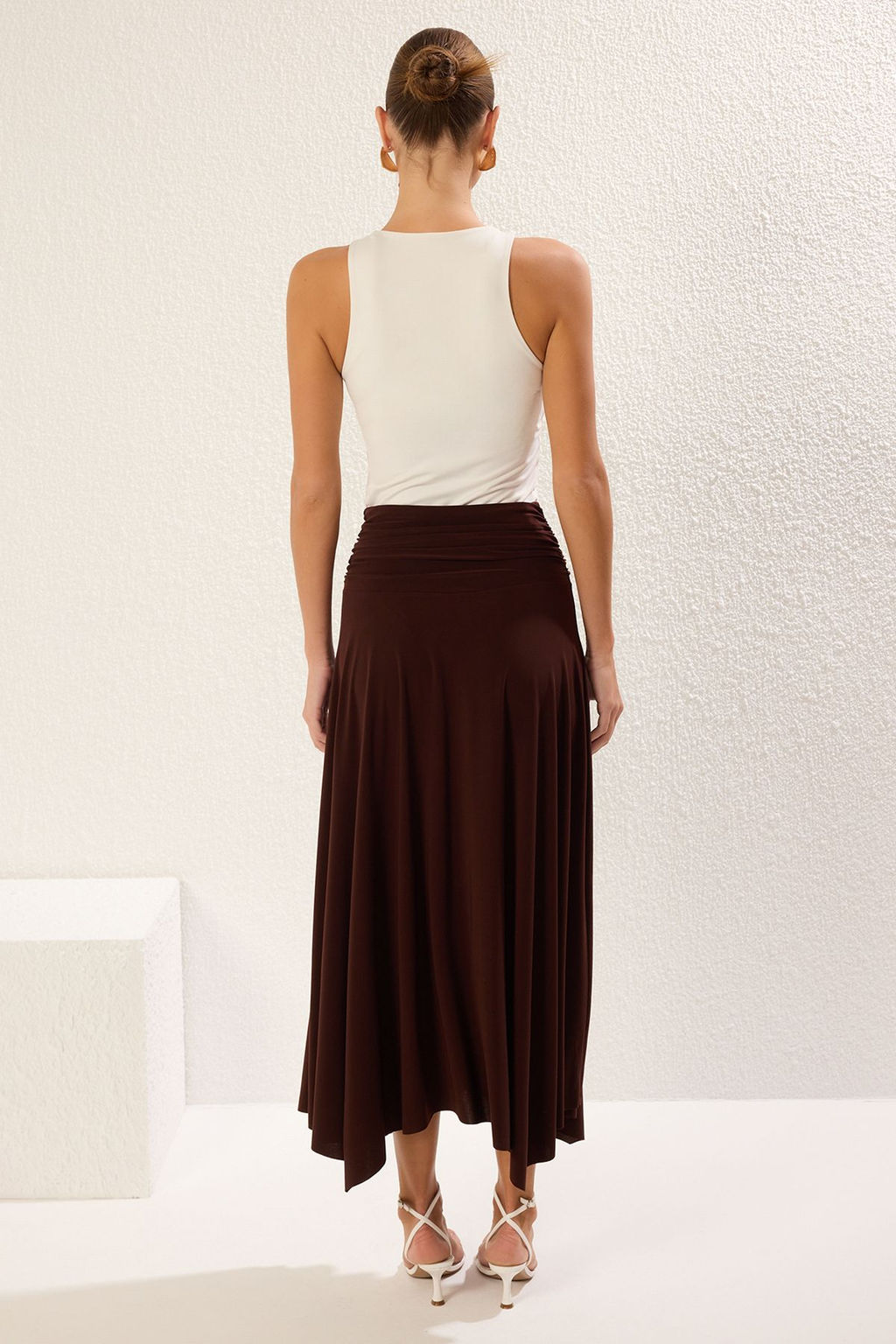 TRENDYOLMILLA Kahverengi Bel Detayl? Y?rtmacl? Esnek Orme Maxi Etek TWOSS25ET00068  фото 5