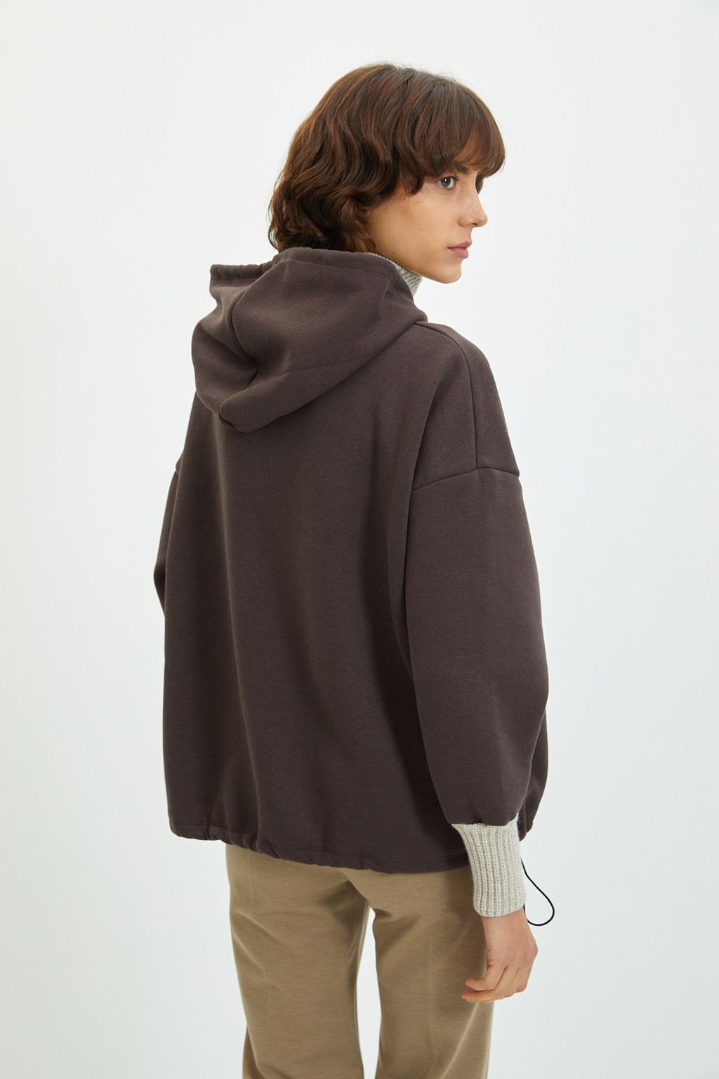 TRENDYOLMILLA Haki Kal?n Ici Polarl? Triko Bant Detayl? Kapusonlu Orme Sweatshirt TWOAW22SW1806 фото 10