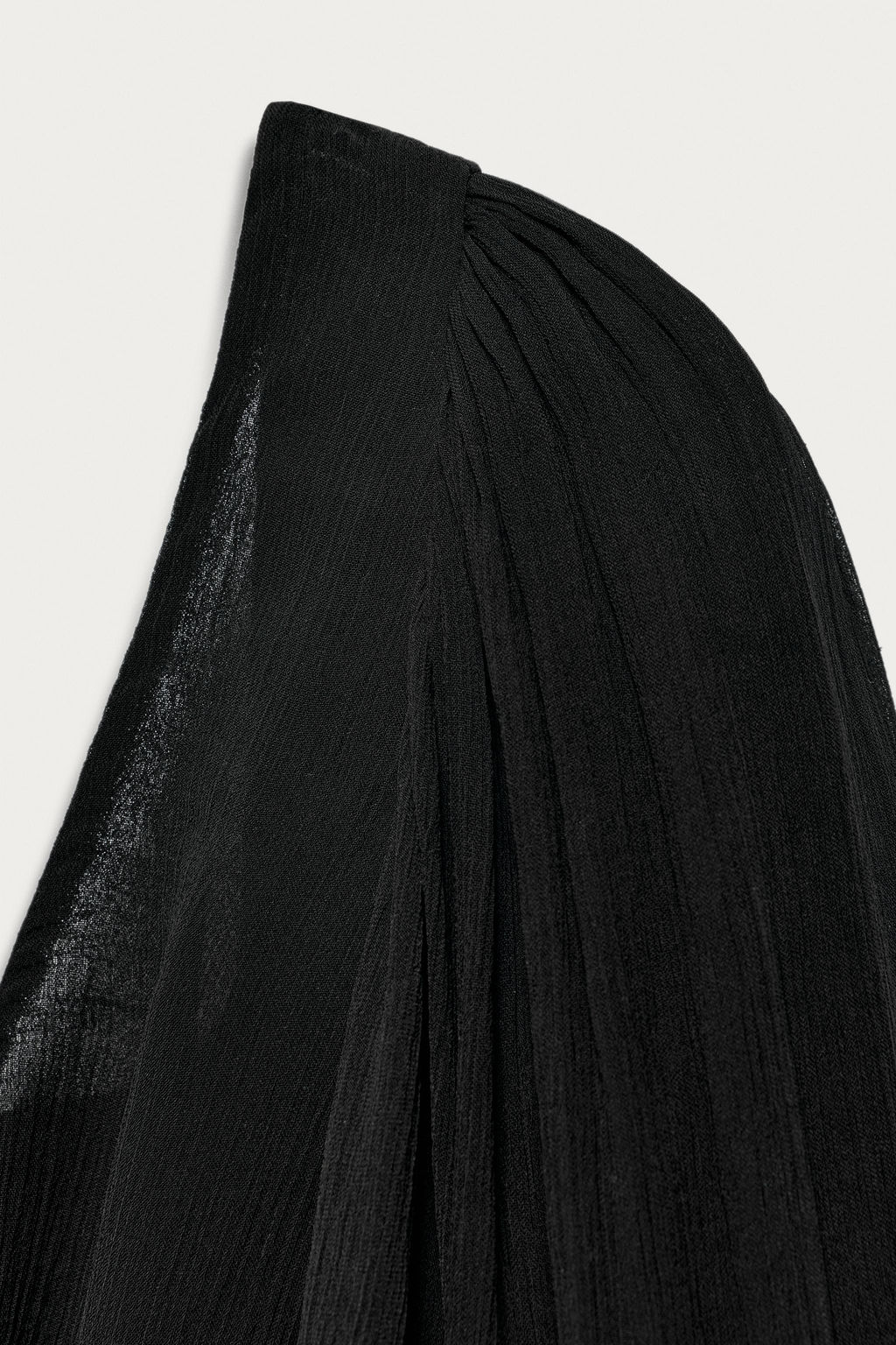 TOP VOLANTES MARISA BERENSON X ZARA / Negro