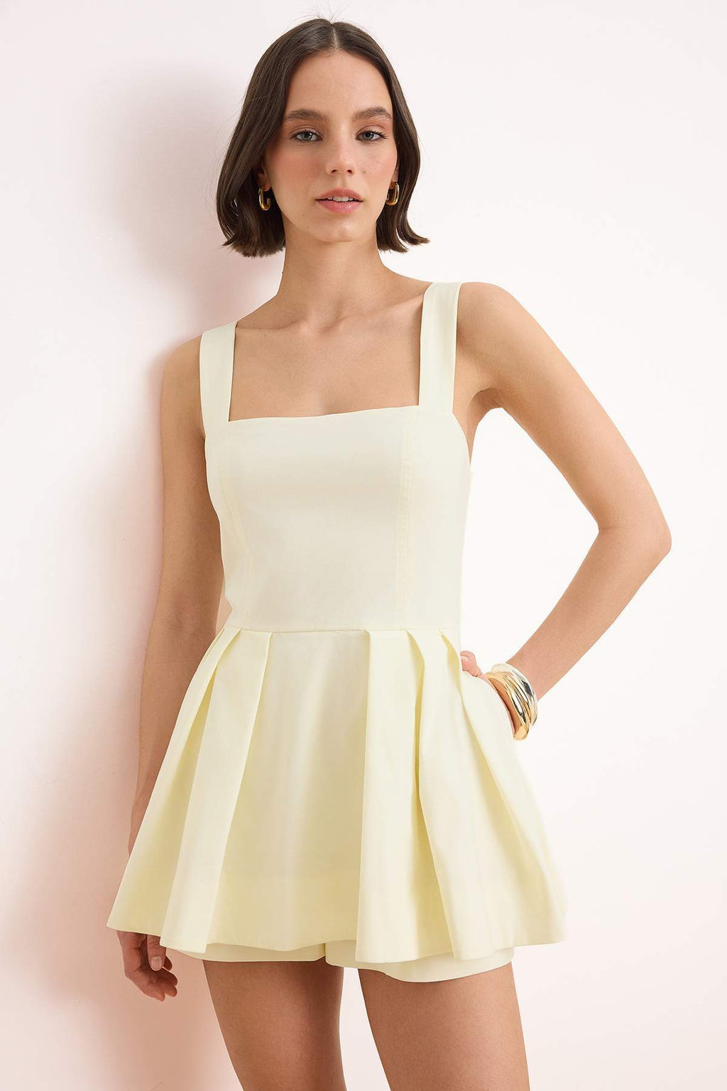 Ekru Mini Ici Sortlu S?rt Dugme Detayl? Dokuma Elbise TWOSS26EL00189