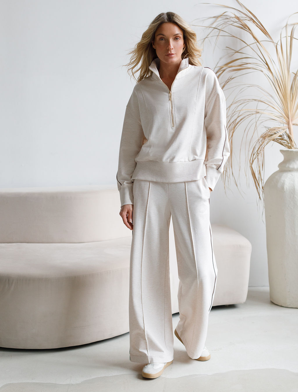 Джемпер из эластичного футера двухнитки с воротом на молнии