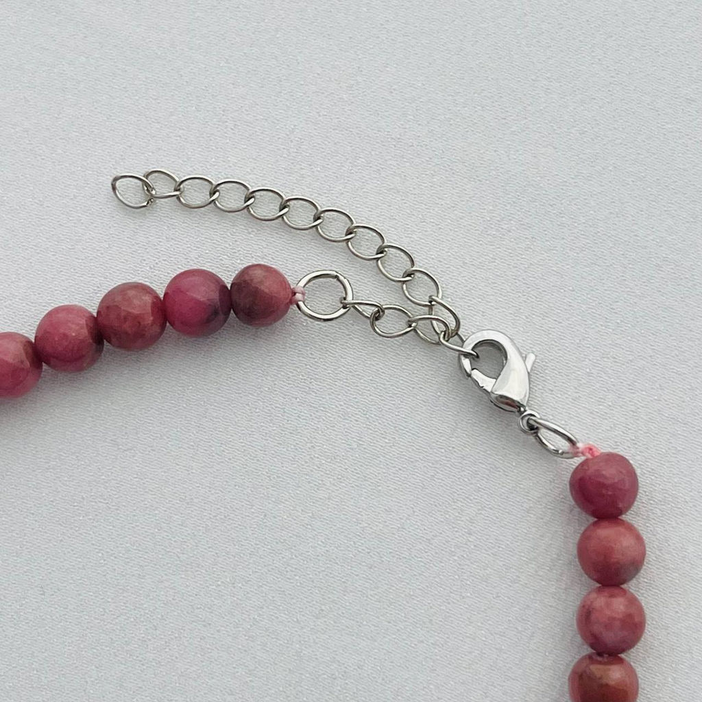 Бусы из Родонита