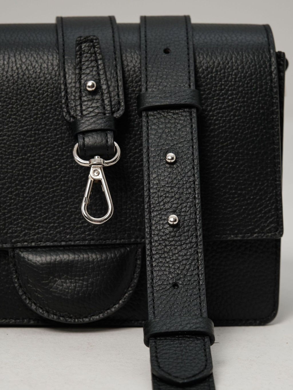 Сумка через плечо Deboro 30574 черная