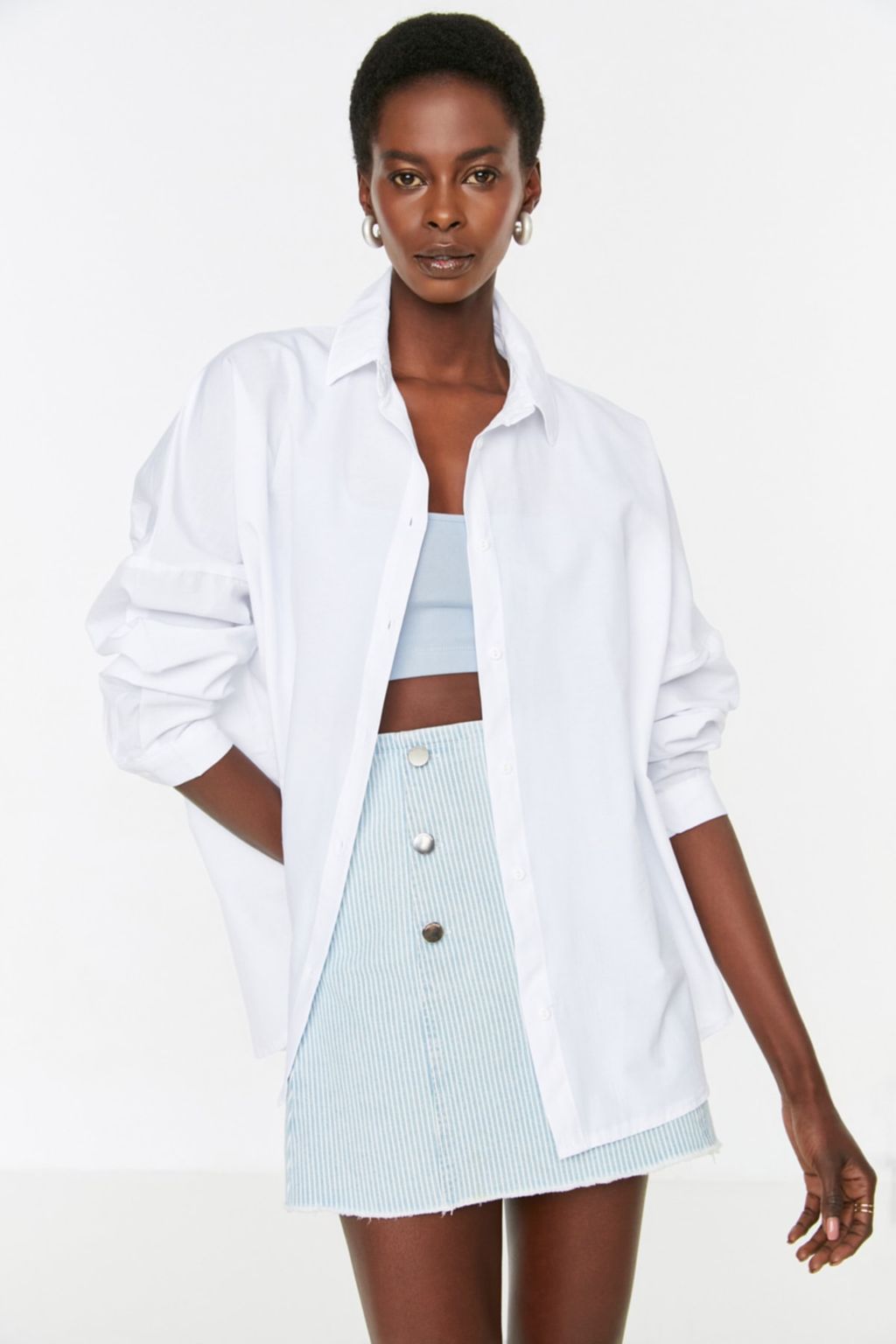 Ekru Pamuklu Oversize Genis Kal?p Dokuma Gomlek TWOSS22GO0669