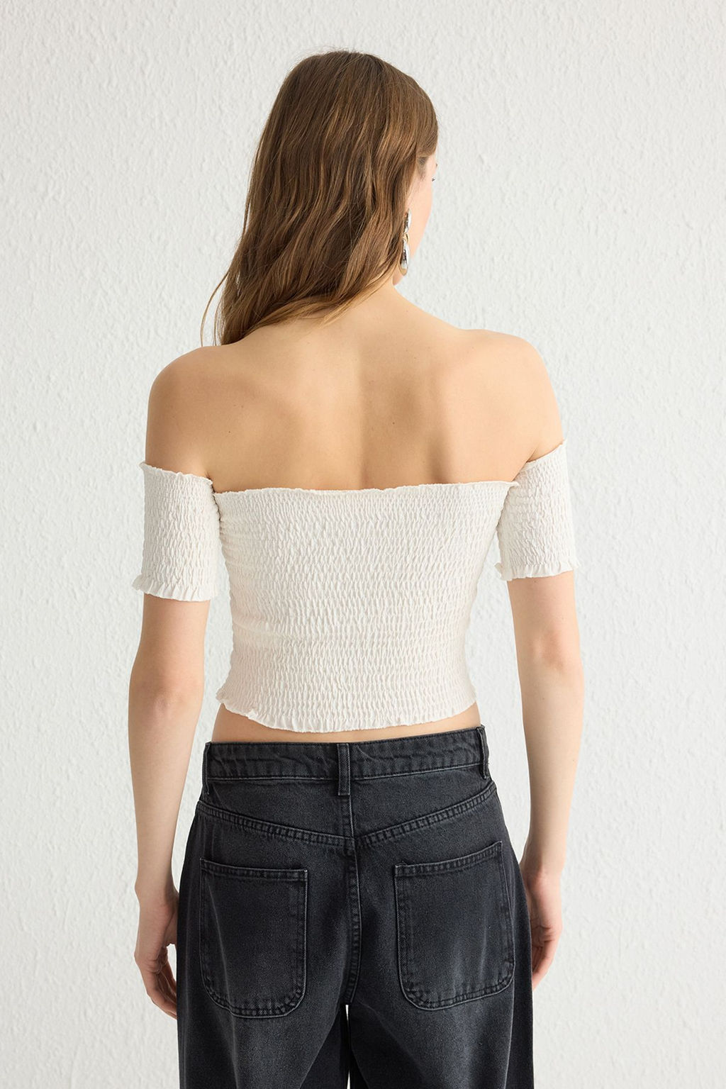 Ac?k Mavi Fitted/Vucuda Oturan Carmen Yaka Crop Gipeli Esnek Orme Bluz TWOSS25BZ00173 - Trendyolmilla фото 14