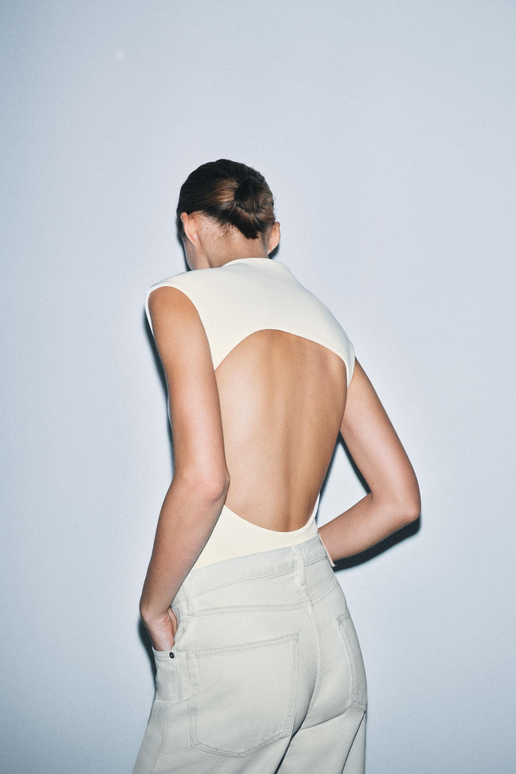 BODY STRETCH CUT OUT / Blanco roto - Zara фото 4