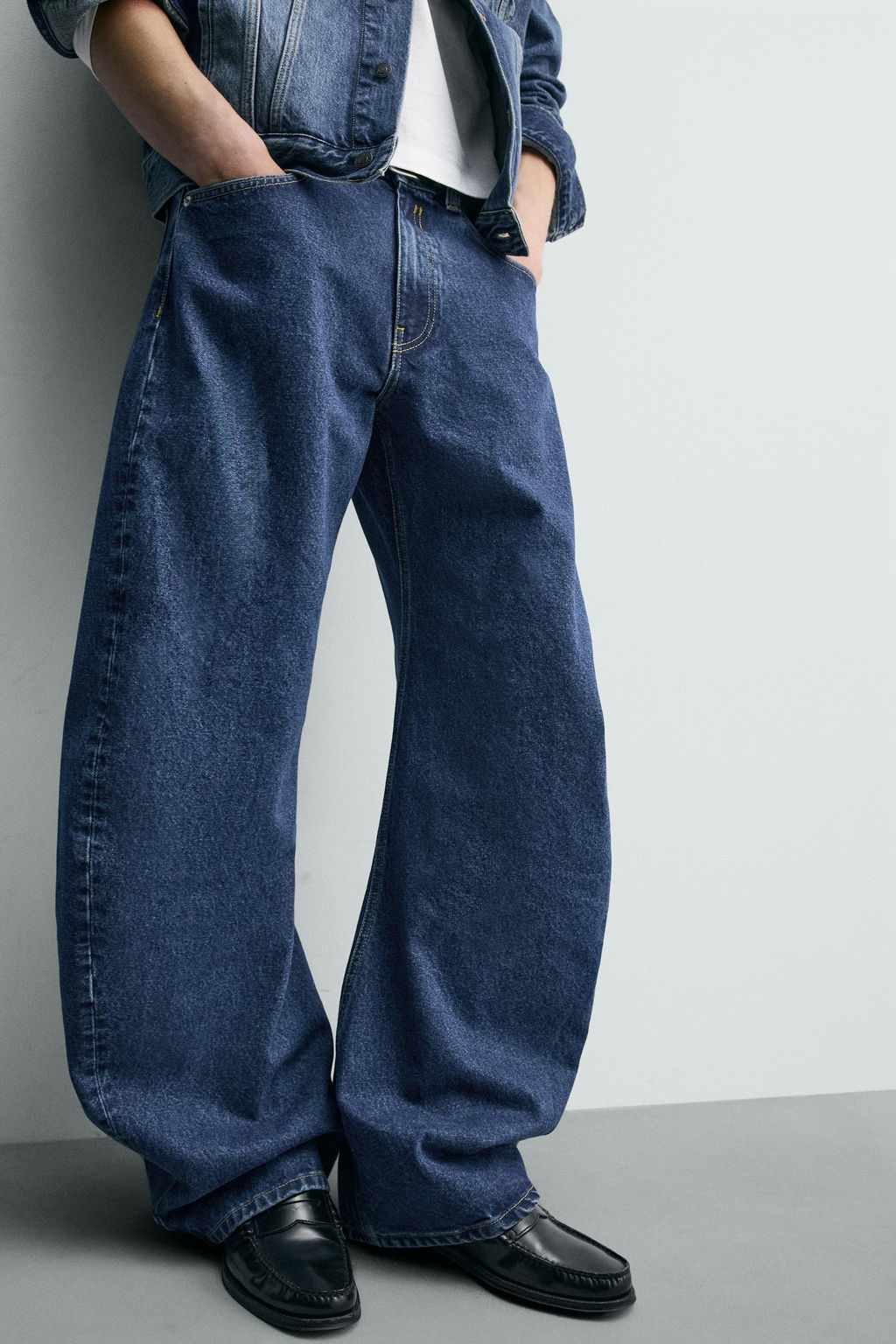 JEANS BARREL FIT COSTURA GIRADA / Azul - Zara фото 5