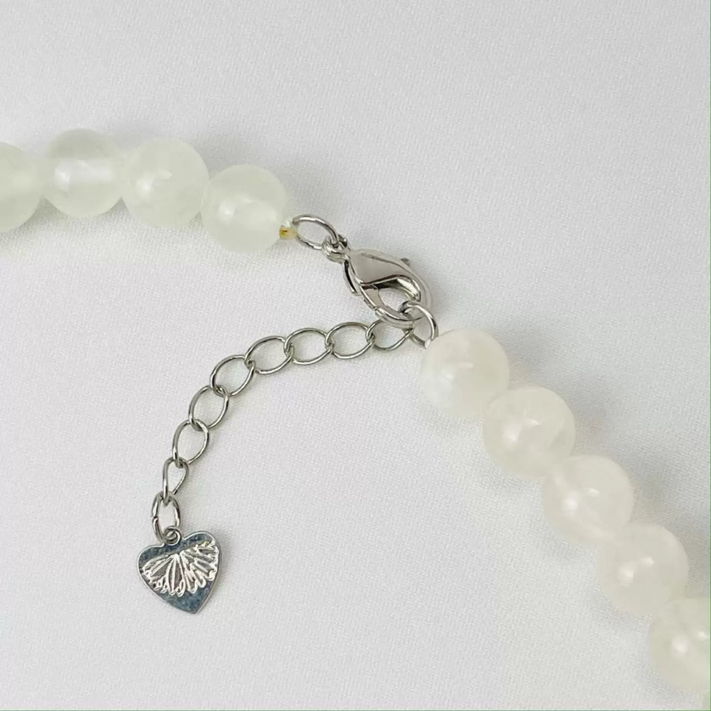 Колье из Селенита