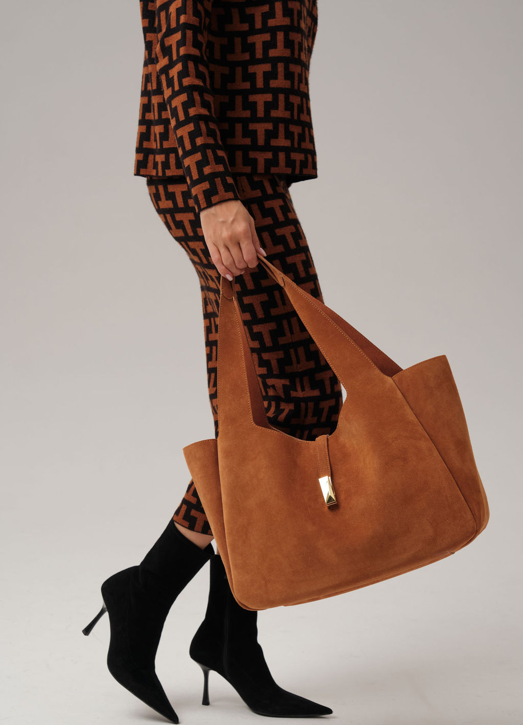 Замшевая сумка шоппер Deboro 31054 вуд