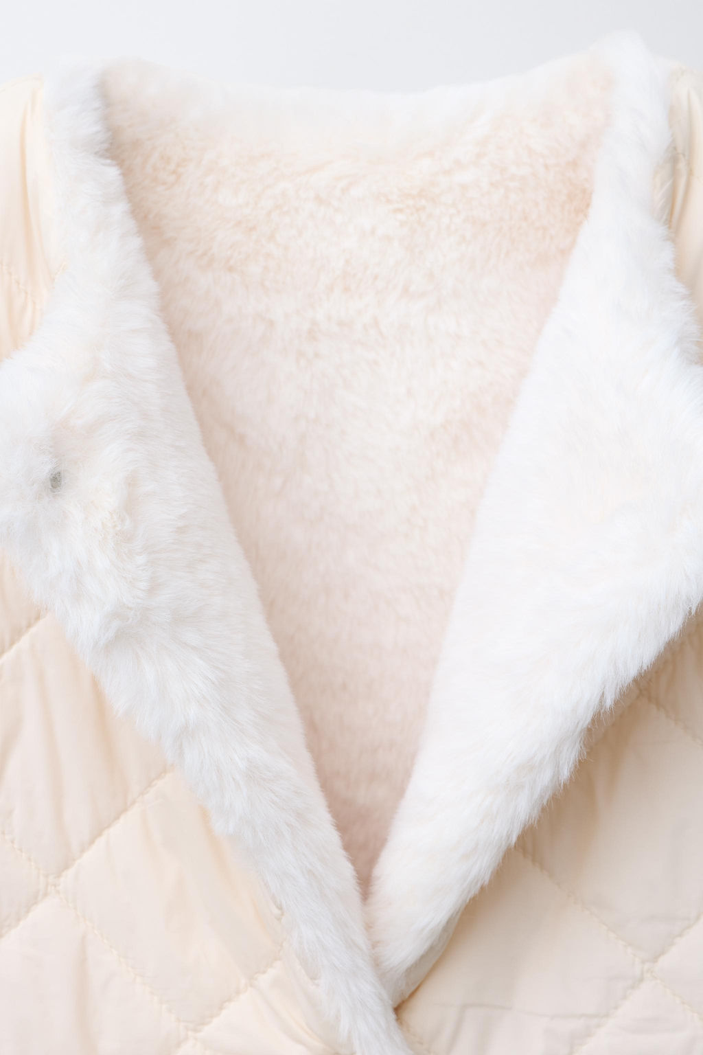 REVERSIBLE FAUX FUR GILET - Zara фото 7