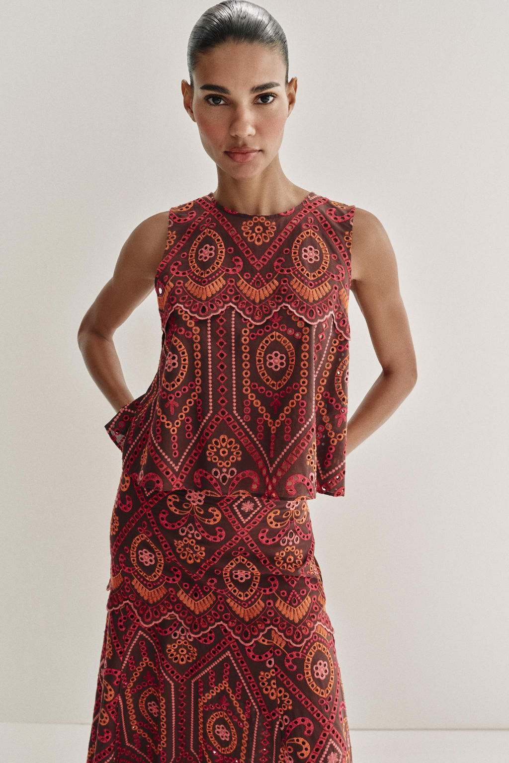 TOP BORDADOS PERFORADOS / Multicolor - Zara фото 2